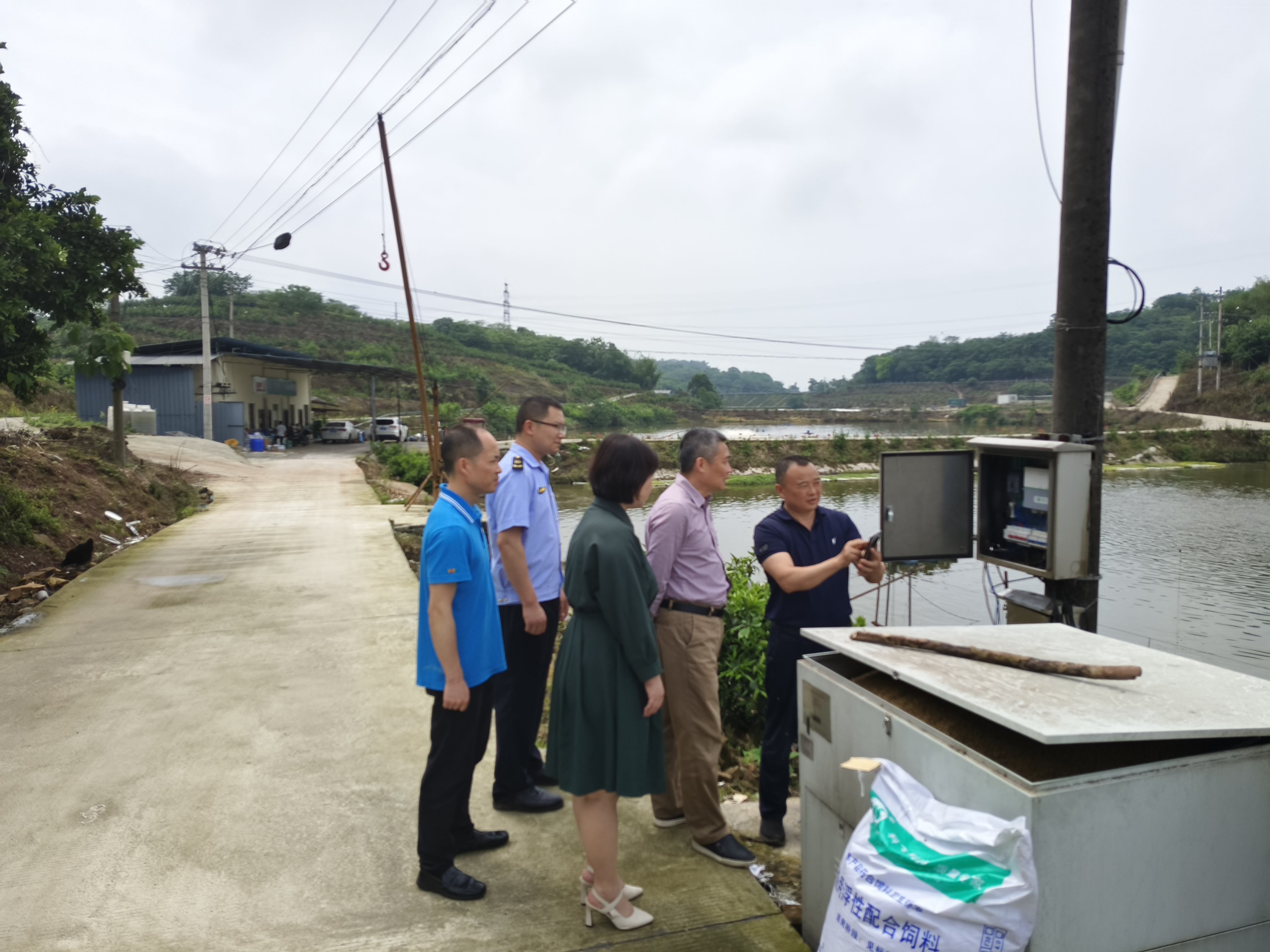 检查仓阆合作社水产养殖设施安全.jpg